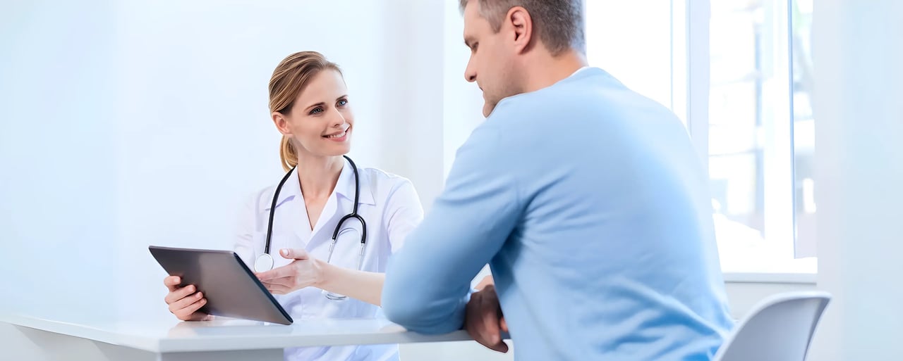 Comunicación y relación médico paciente de calidad en una clínica médica