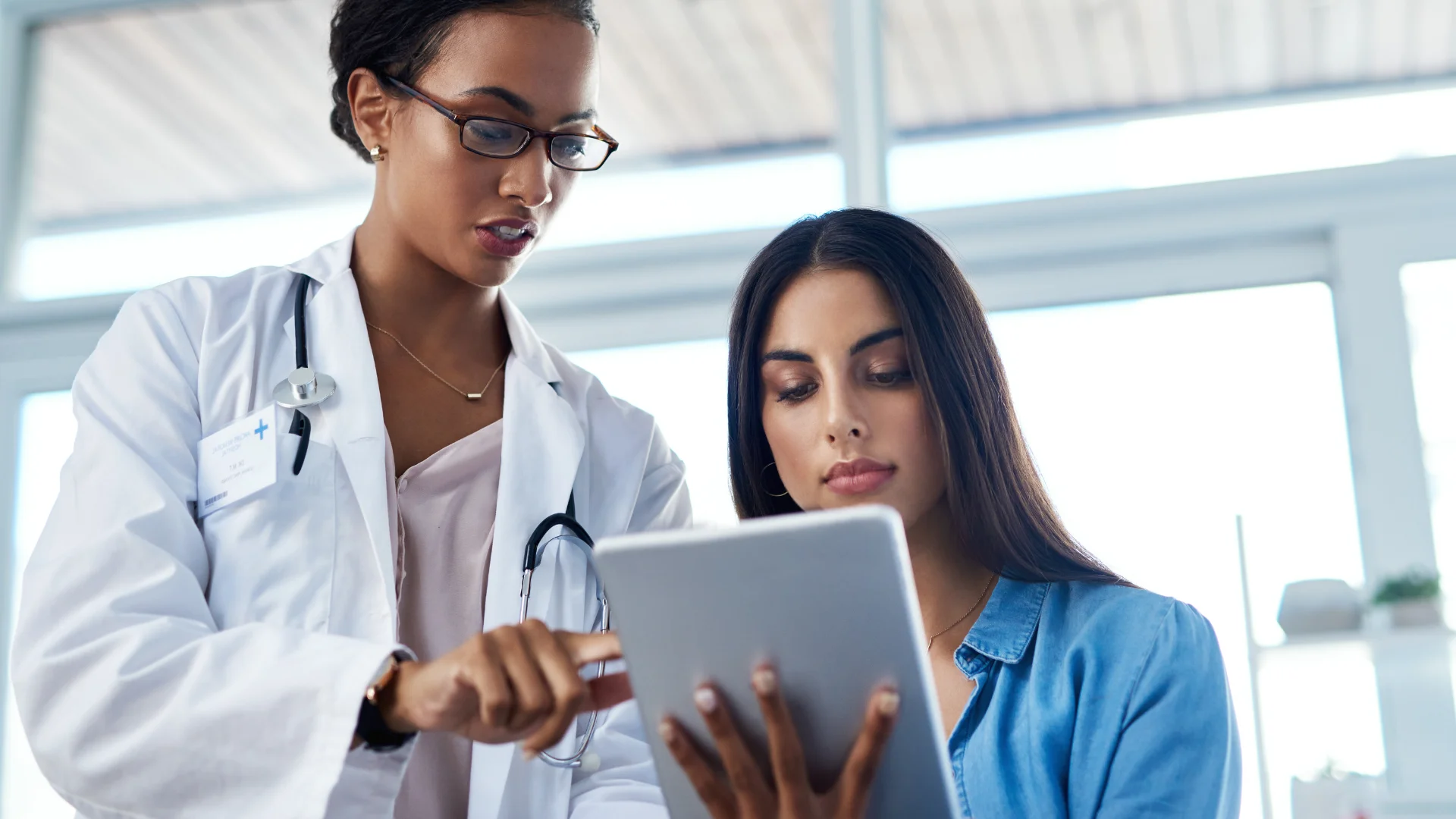 5 herramientas esenciales en un software para el sector de la salud