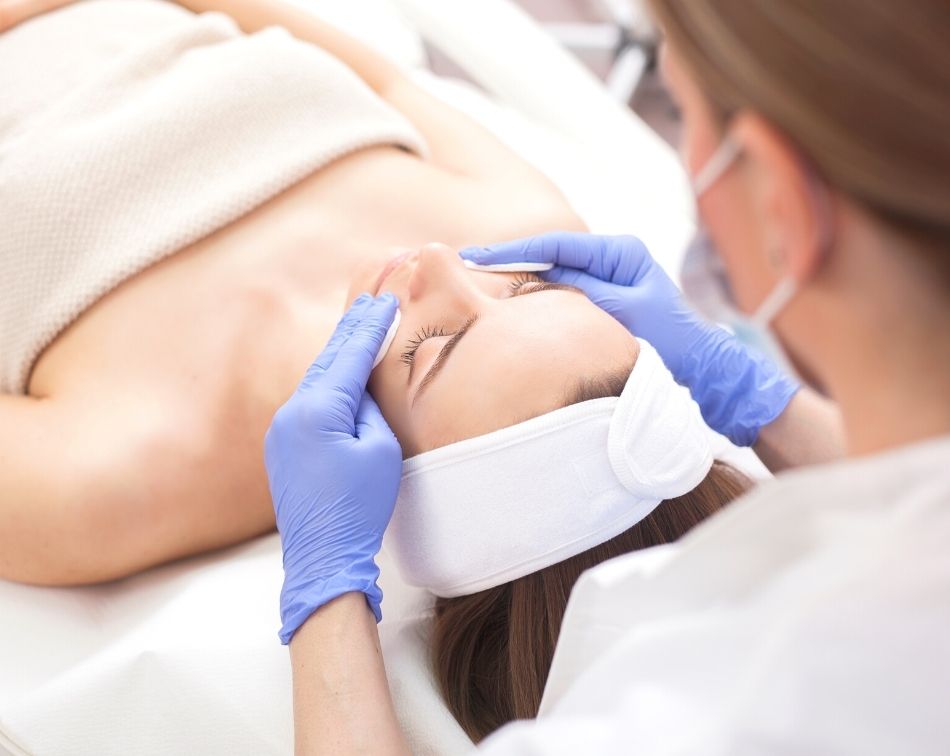Cuidado de la piel: Protagonista de los servicios de estética en los próximos años